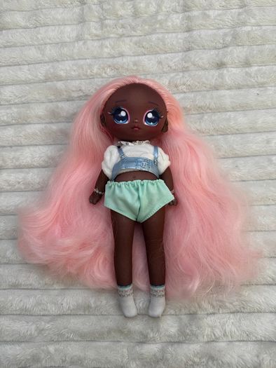 Na! Na! Na! Surprise Lila Lamb Teens Fashion Doll  aprox. 11" Used Please see photos
