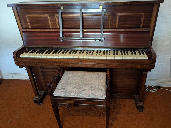 Piano (Upright) & Stool