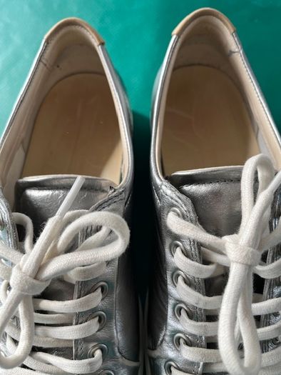 ECCO LEATHER SHOES. Ladies. EU 39 UK 6.   Colour Muted Aluminium Silver. Total comfort. 120 euro new. In very good lightly used condition.