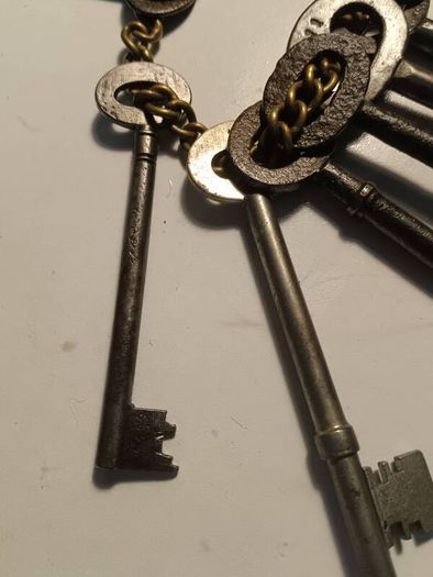 18 Georgian and Victorian Keys
