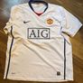 Official Man United jersey Image 2