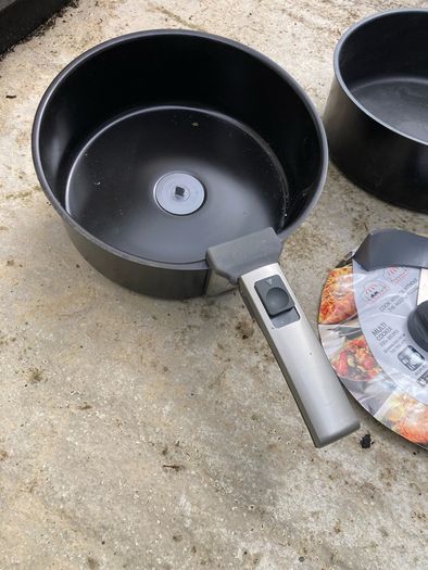 Two pans for delonghi airfryer.