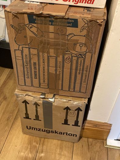 Free moving boxes