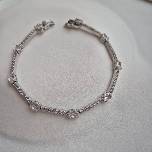 Bracelet sterling silver 925 clear stone size 19cm very good condition