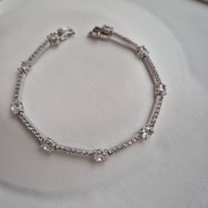 Bracelet sterling silver 925 clear stone size 19cm very good condition