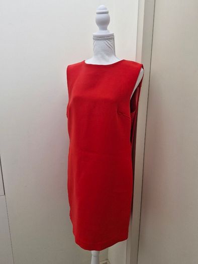 Elegant sleeveless cocktail dress