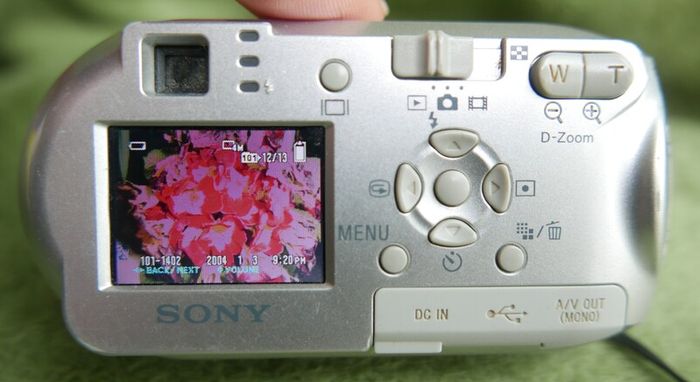 Sony Cyber-shot DSC-P43 4.1MP Digital Camera - Silver Tested