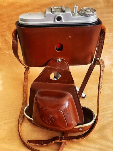 Agfa Isola I - simple, compact, and affordable medium-format - takes 120 film