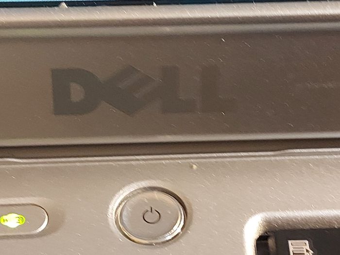 Vintage Dell Inspiron 1501, Mobile AMD Sempron Processor 3500 +, 1.8GHz, 1GB Ram, 120GB HDD, Windows 7, Chrome, Opera, Firefox and VLC