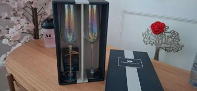 champagne glasses