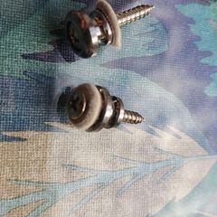 Pair of guitar/bass strap buttons with 4mm screws