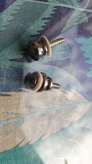 Pair of guitar/bass strap buttons with 4mm screws