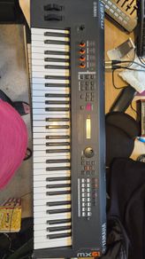 Yamaha MX61 synthesizer V2