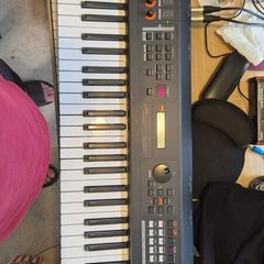Yamaha MX61 synthesizer V2