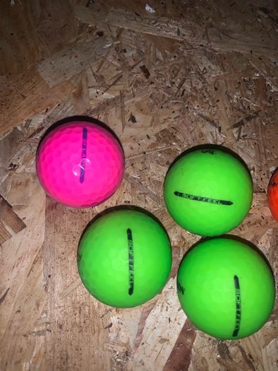 (5) Colored Srixon Soft feel golf balls