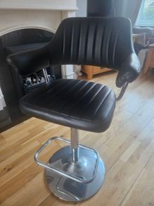 Bar stool