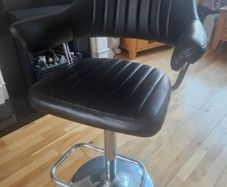 Bar stool