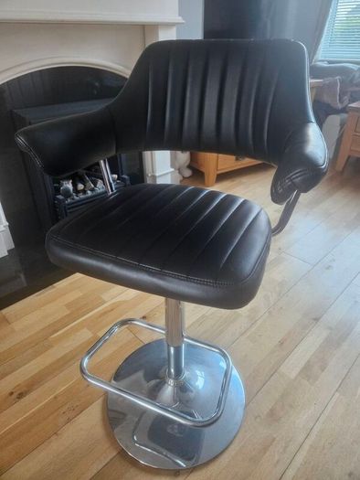 Bar stool