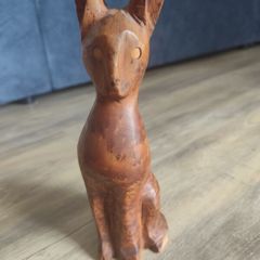 cat statue
