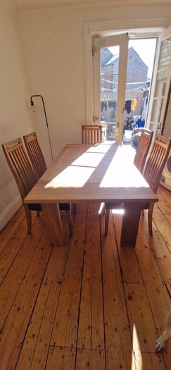 Oak dining table and 6 Chairs