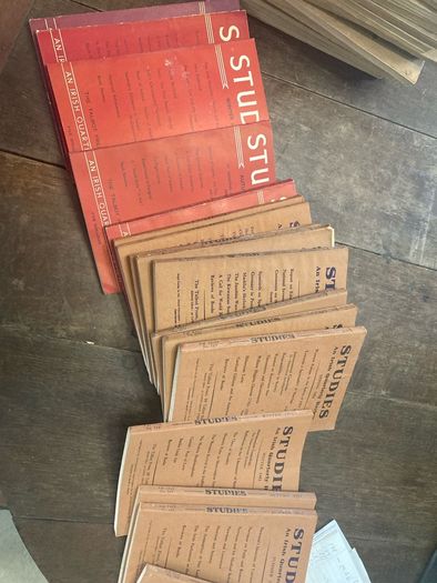 1915 - 1966 An Irish quarterly review magazin