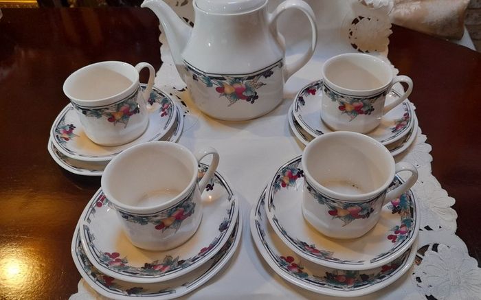 Royal Albert " Autumn Glory " tea set