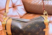 LV monogram side truck (1:1)