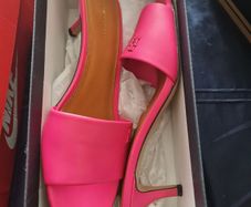 womens hilfiger heals worn once