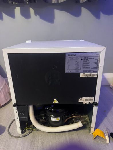 Mini fridge