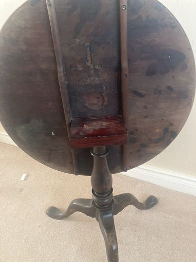 Antique Mahogany Tilt Table