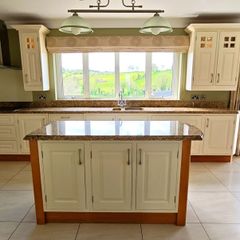 Solid Wood In Frame Kitchen with Granite Worktops