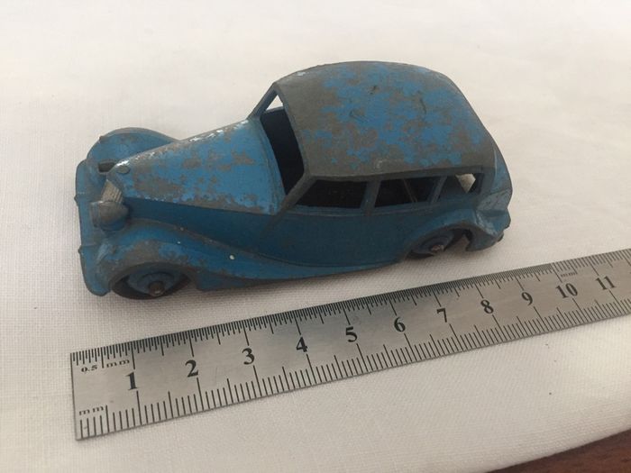 Dinky. 151/40b. Triumph 1800 saloon. c.late 1940s