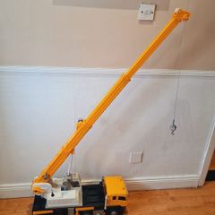 Large model crane