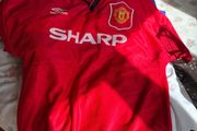 Retro Man Utd jersey