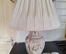 Lovely ornate vintage table lamp