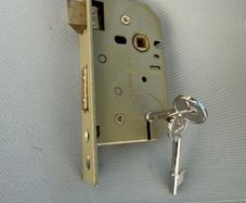 YALE Sashlock
