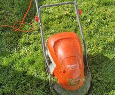 flymo hover vac 250