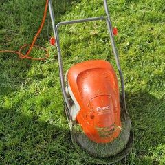 flymo hover vac 250