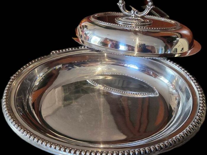 Antique Edwardian Enttree  dish and lid