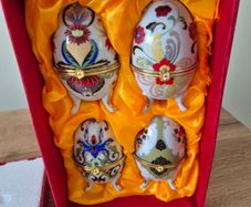 Vintage Porcelain Footed Egg Trinket Box set of 4