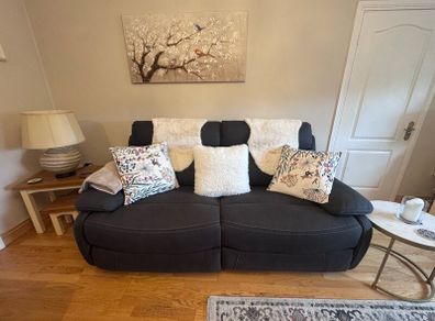 Electric Recliner Sofa & A/chairs - Excellent Cond