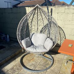 Egg chair - Works well needs TLC