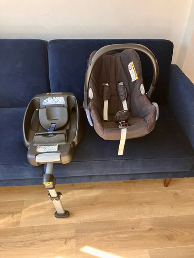Maxi-Cosi CabrioFix Baby Car Seat + ISOFIX Base