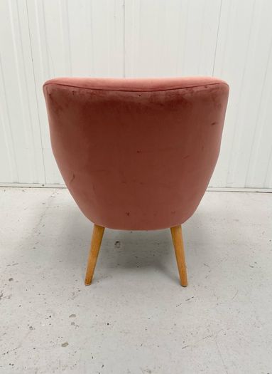 Dusky Pink Velour Chair