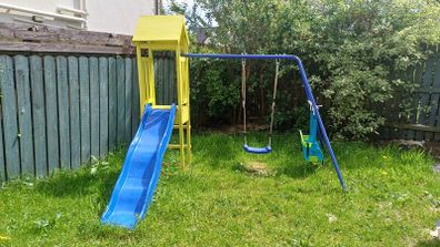 kids swing set