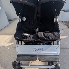 Mountain Buggy duet including twin bassinet