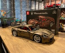 ReoBrix 1:8 Maserati GranTurismo / Technic bricks