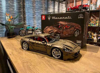 ReoBrix 1:8 Maserati GranTurismo / Technic bricks
