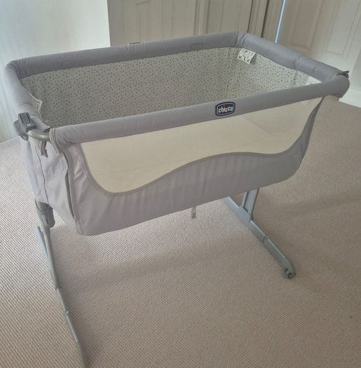 Chicco Next2Me Bedside Crib & Travel Case