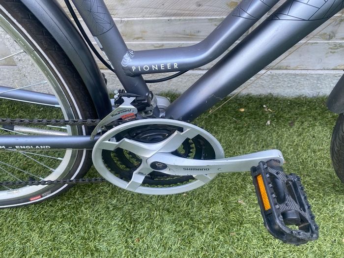 Raleigh Pioneer Tour Hyrid Bike - Women's City style